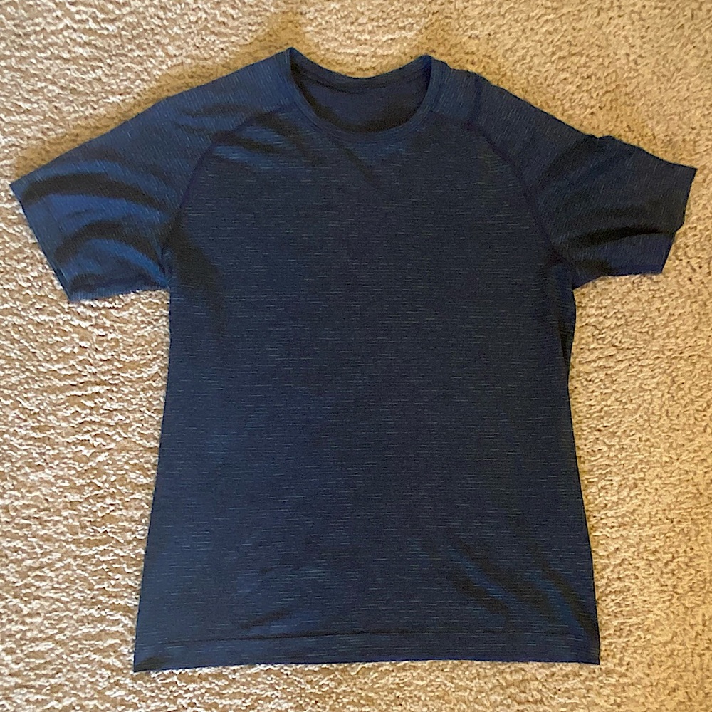 Lululemon Metal Vent Tech Tee 2.0 - Medium